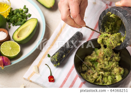 recipe, guacamole salsa verde, salsa chips, cheesy sauces, creamy avocado dip, sauce ingredients, tortilla chips 64368251