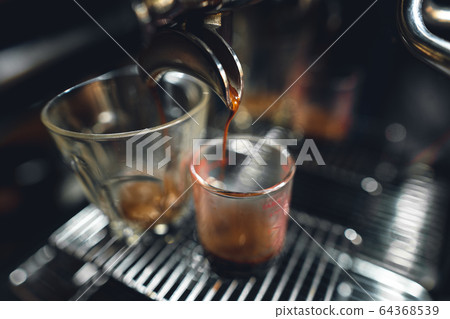 Coffee-Make coffee from the machine at home,Coffee 64368539