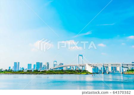 白天的彩虹橋,動漫風格 白天的彩虹橋,動漫風格 64370382
