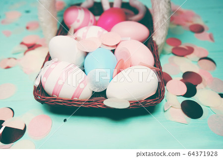 Easter decoration background with easter eggs Easter decoration background with easter eggs 64371928