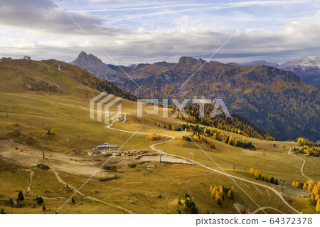 Beautiful landscape of mountains during autumn Beautiful landscape of mountains during autumn 64372378