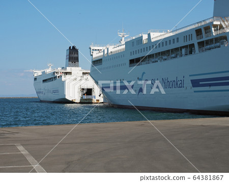 Shin Nihonkai Ferry Azarea And Ravendaa Stock Photo