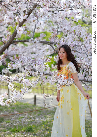 Ao dai 64387872