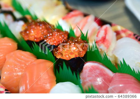 壽司的特寫 壽司的特寫 64389366