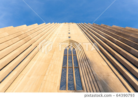 Hallgrimskirkja church exterior view, Reykjavik 64390793