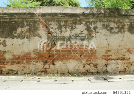 cracked concrete vintage wall background,old wall 64391331