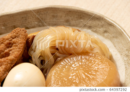 A close-up of Oden's Shirataki (Shirataki). A close-up of Oden's Shirataki (Shirataki). 64397292