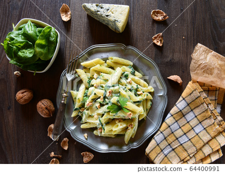 Pasta with gorgonzola Pasta with gorgonzola 64400991