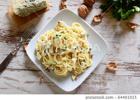 Pasta with gorgonzola Pasta with gorgonzola 64401015