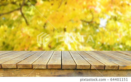 empty table 64401151