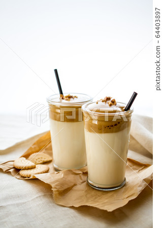 Dargona咖啡廳圖像素材 64403897