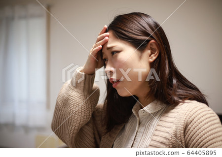 頭痛的女人 64405895