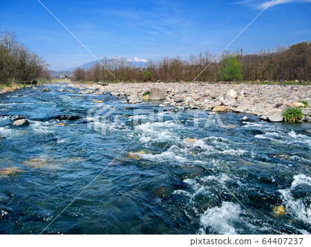 Blue clear river (first-class rivers, Fuji River and Kamana River) 64407237