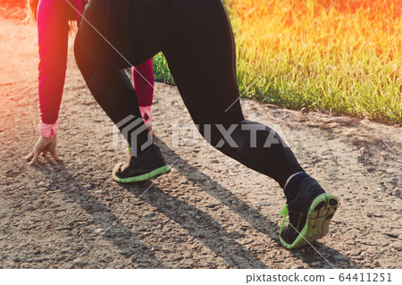 Running from a low start. Preparation for the Running from a low start. Preparation for the 64411251