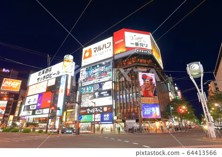 [Hokkaido] Night view of Susukino intersection 64413566