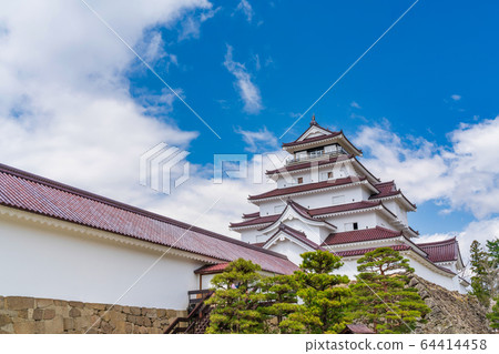 Blue sky and Tsuruga castle (Wakamatsu castle), Aizuwakamatsu city, Fukushima prefecture 64414458