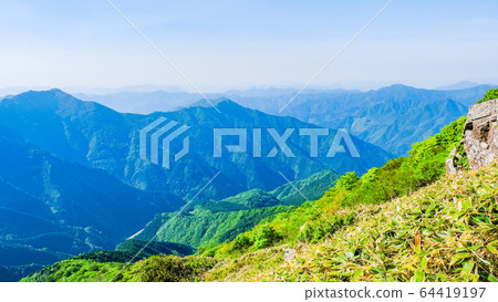Mountain range of Shikoku seen from Kamegamori Mountain range of Shikoku seen from Kamegamori 64419197