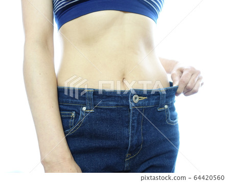 中年女人的裸體腰部美女形象 中年女人的裸體腰部美女形象 64420560