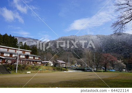 森雄百花盛開的西石小學 64422114