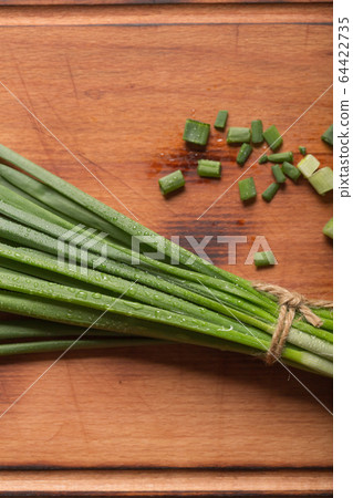 sliced onion, preparing healthy, spring onion, sliced onion, preparing healthy, spring onion, 64422735