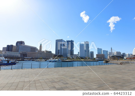 Yokohama Minatomirai sunny weather 64423312
