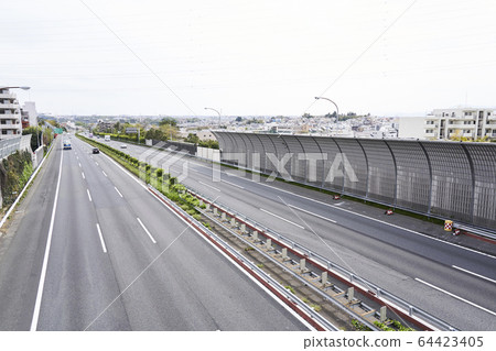 Tomei Expressway in Aoba-ku, Yokohama (Photo taken in Miyamae-ku, Kawasaki-shi) Tomei Expressway in Aoba-ku, Yokohama (Photo taken in Miyamae-ku, Kawasaki-shi) 64423405