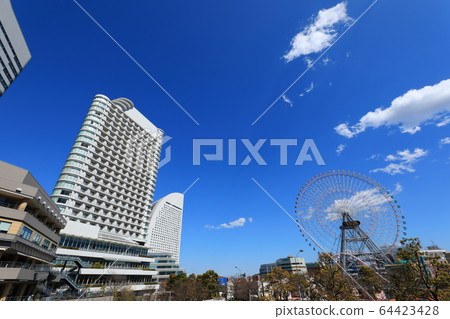 橫濱港未來港晴朗的天氣 橫濱港未來港晴朗的天氣 64423428