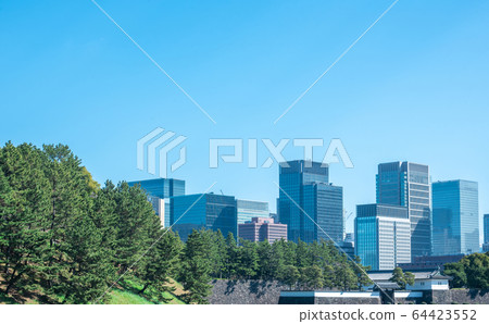 Cityscape of Tokyo from the Imperial Palace 64423552