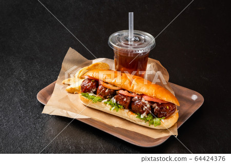Hot dog American taste hot dog 64424376