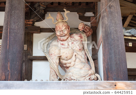 中原弘治弘治立石像Nio Agata雕像（奈良縣生駒區Ikaruga鎮） 64425951