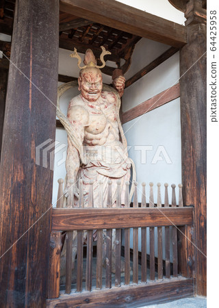 中原弘治弘治立石像Nio Agata雕像（奈良縣生駒區Ikaruga鎮） 64425958