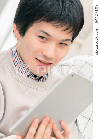 Tablet high school student 64427105