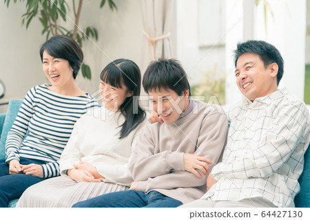 family, viewer, closeness 64427130