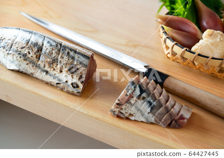 Tatake of bonito Tatake of bonito 64427445