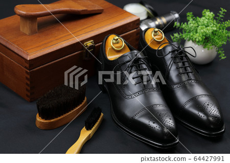 Business shoes 64427991