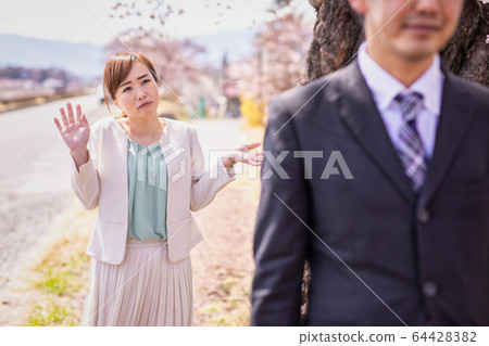 春天的女人 64428382