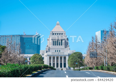 Aozora and the National Assembly Building 64429420