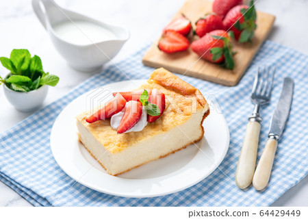 Cottage cheese casserole, zapekanka 64429449