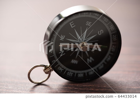 Directional magnet 64433014