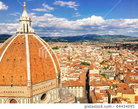 佛羅倫薩的猩紅色屋頂 64434095