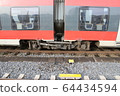 鉸接車輛的中間轉向架 64434594