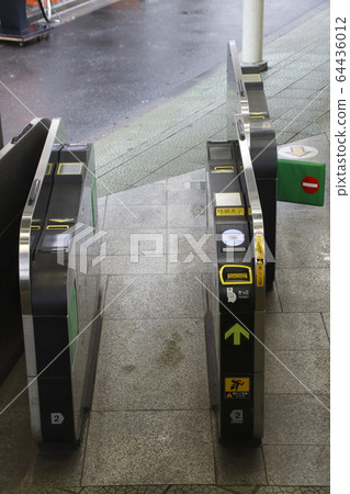 Automatic ticket gate (JR East) 64436012