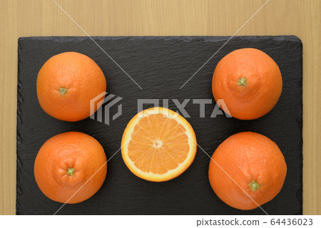 Plate of Mineo La Orange 64436023