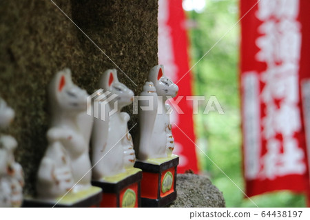 稻佐佐助神社(鎌倉) 稻佐佐助神社(鎌倉) 64438197
