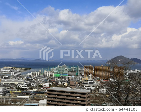 從香川縣看鬼島和瀨戶內海 從香川縣看鬼島和瀨戶內海 64441103