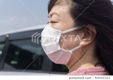 戴著面具的女人 戴著面具的女人 64443101