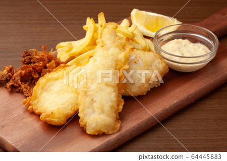 Fish and chips 64445883