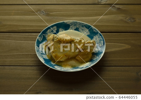 用鯖魚燜鯖魚 用鯖魚燜鯖魚 64446055