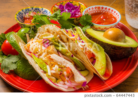 Mexico's representative dishes (tacos) 64447443