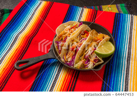 Mexico's representative dishes (tacos) 64447453